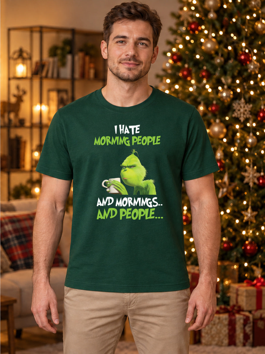 Tricou de Crăciun I Hate Morning People - Bottle Green - tricou unisex pe model masculin, decor de Crăciun (mockup V3)