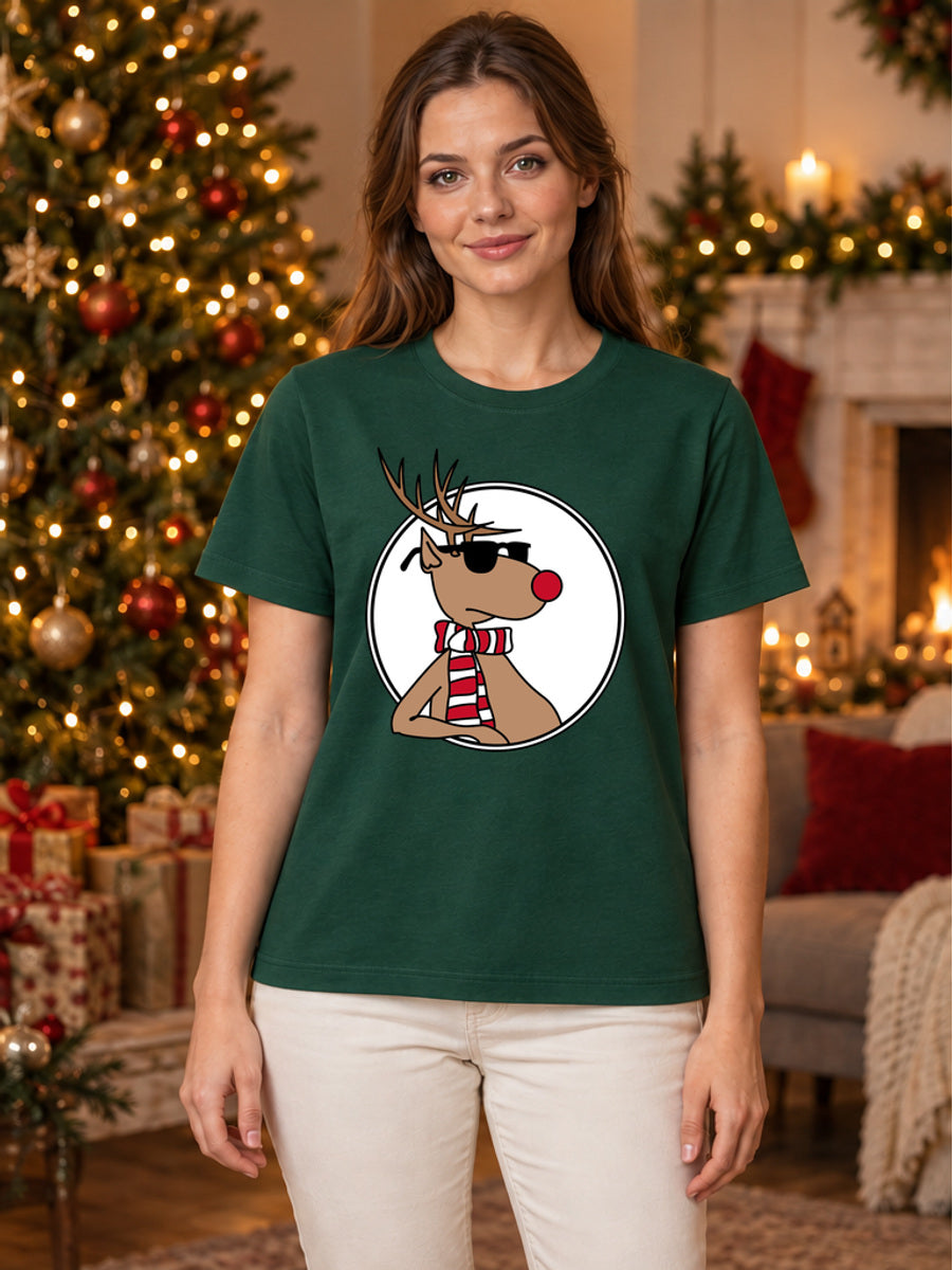 Tricou de Crăciun Cool Reindeer - Bottle Green - tricou unisex pe model feminin, decor de Crăciun (mockup V3)