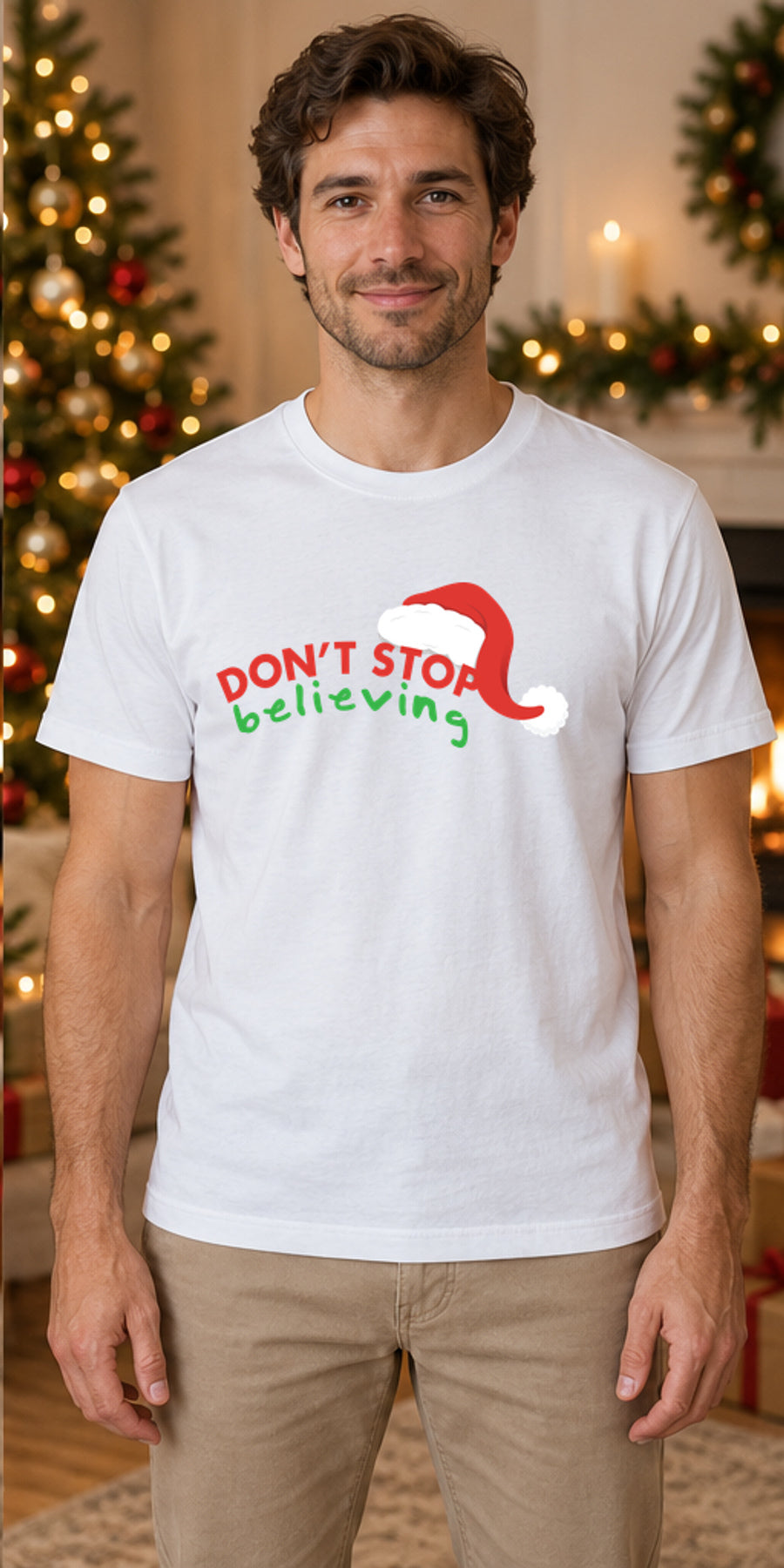 Tricou de Crăciun Don’t Stop Believing - Alb - model masculin unisex, alb curat fără Heather (mockup)