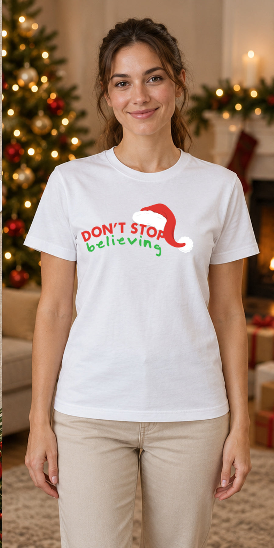 Tricou de Crăciun Don’t Stop Believing - Alb - model feminin unisex, alb curat fără Heather (mockup)