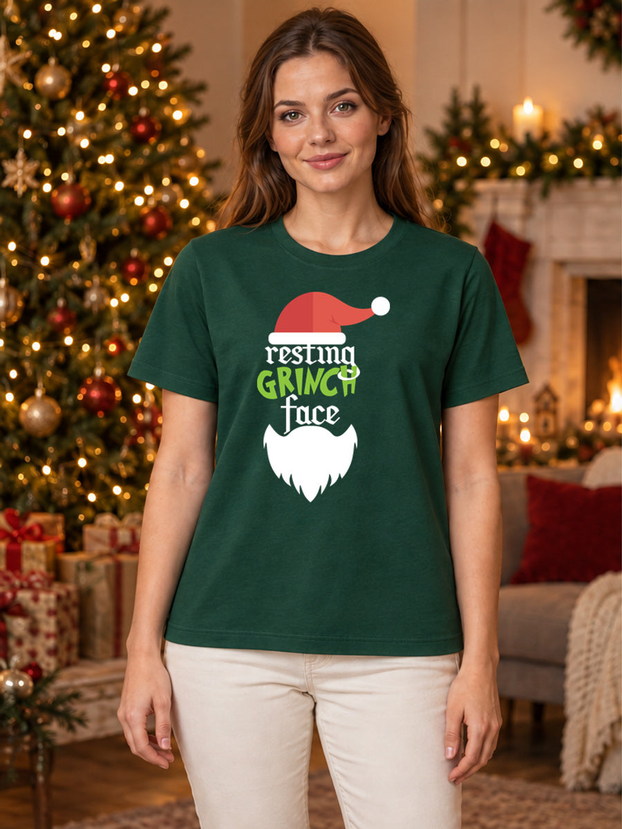 Tricou de Crăciun Resting Grinch Face - Barbă - Bottle Green - tricou unisex pe model feminin, decor de Crăciun (mockup V3)