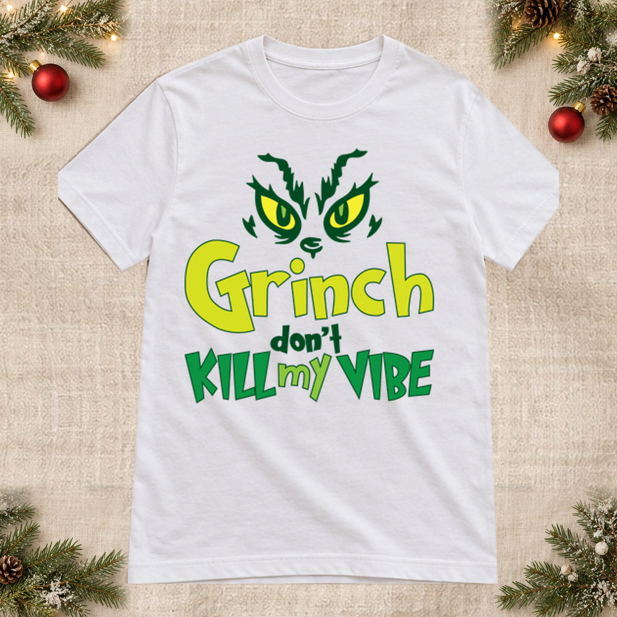 Tricou de Crăciun Christmas Grinch Vibes - Alb - imagine principală, alb curat fără Heather (mockup)