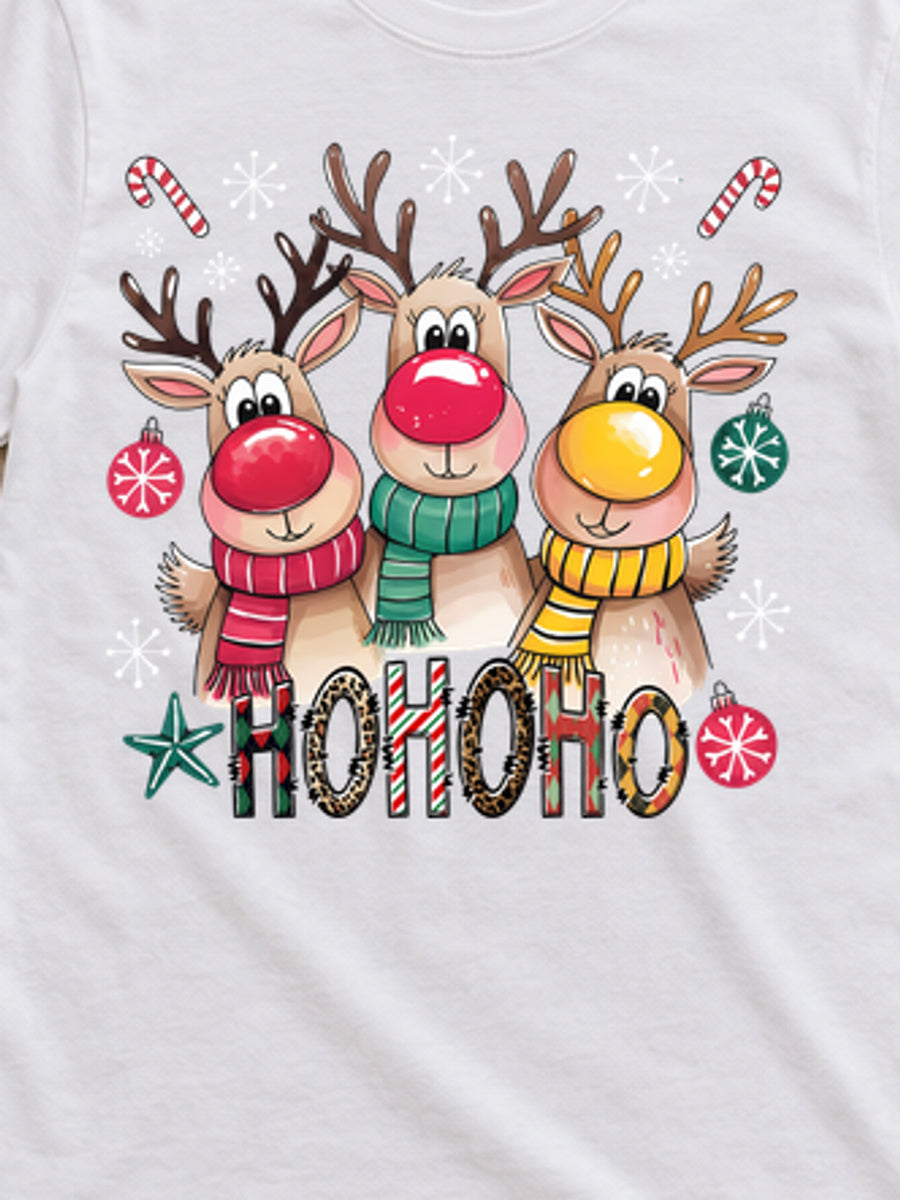 Tricou de Crăciun Ho Ho Deers - Alb - detaliu grafică (mockup)