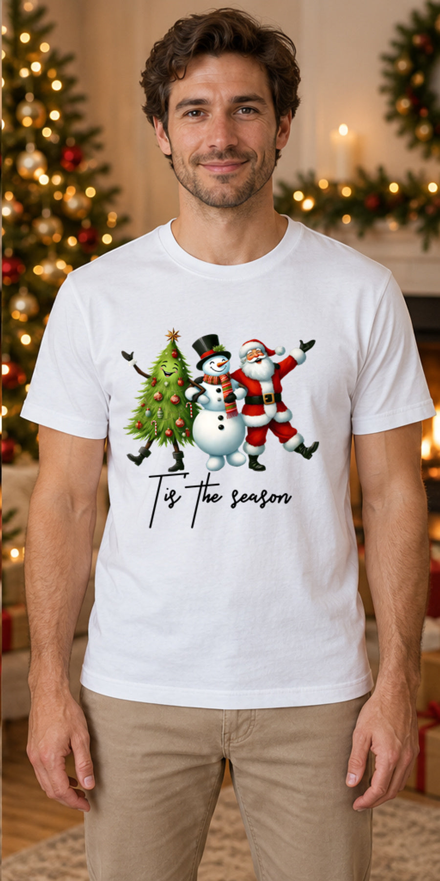Tricou de Crăciun Season Buddies - Alb - tricou unisex pe model masculin (mockup)