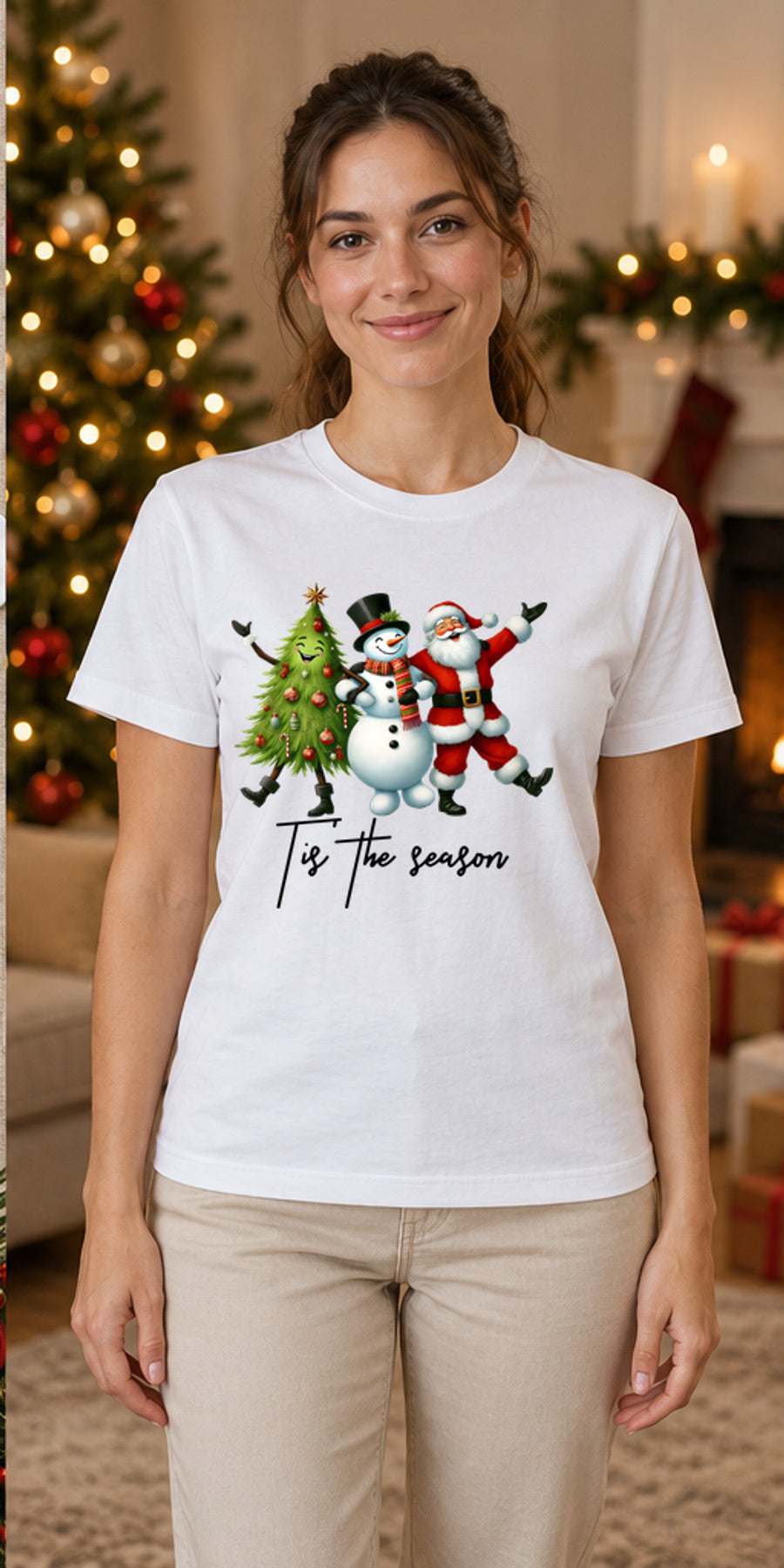 Tricou de Crăciun Season Buddies - Alb - tricou unisex pe model feminin (mockup)