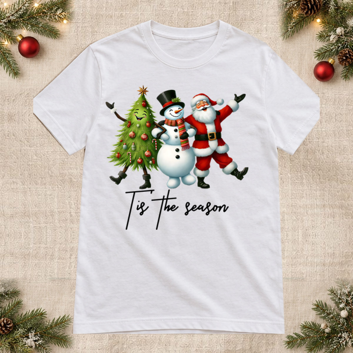 Tricou de Crăciun Season Buddies - Alb - imagine principală pătrată (mockup)