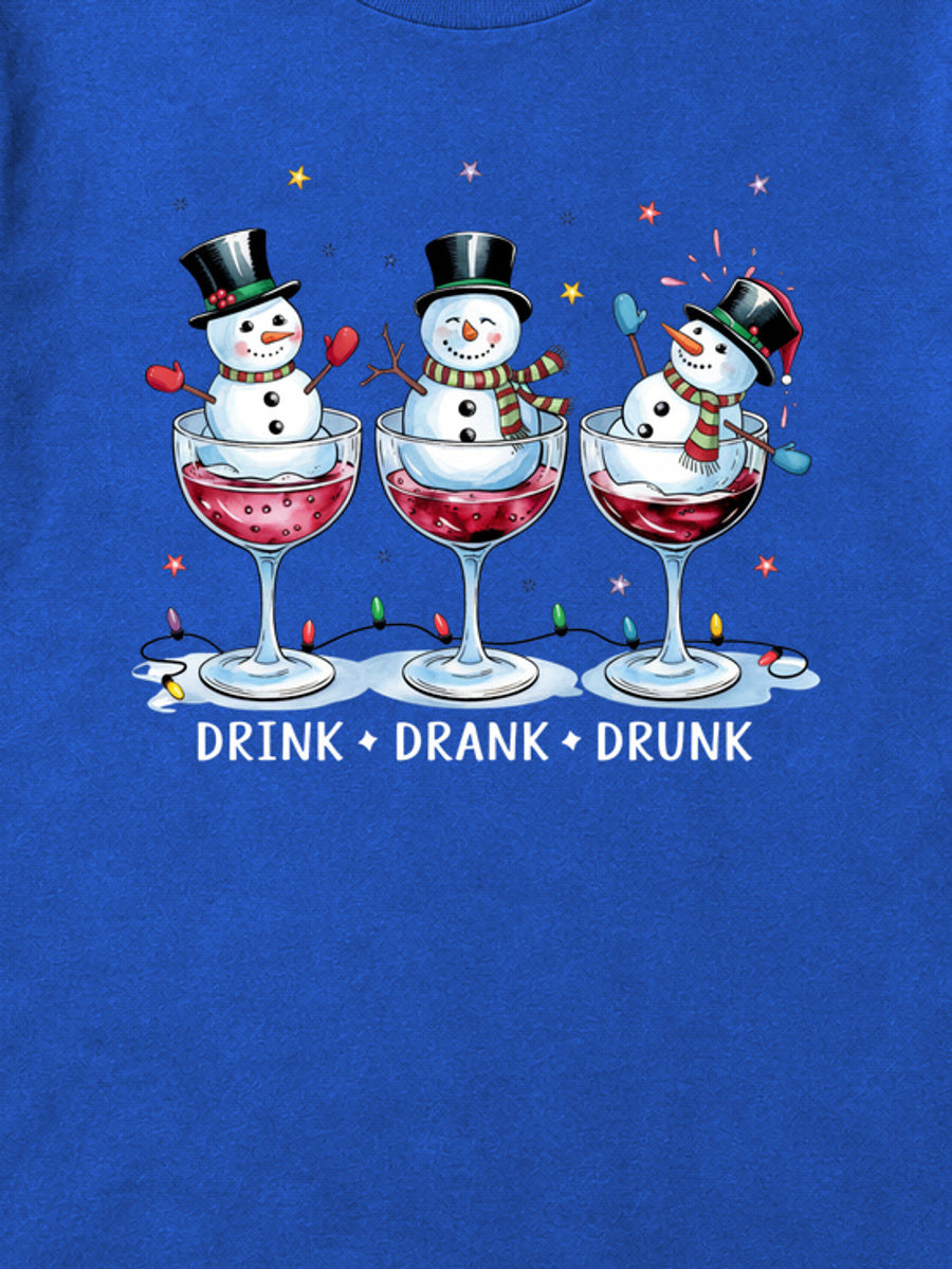 Tricou de Crăciun Snowman Drinks - Albastru - detaliu grafică (mockup)