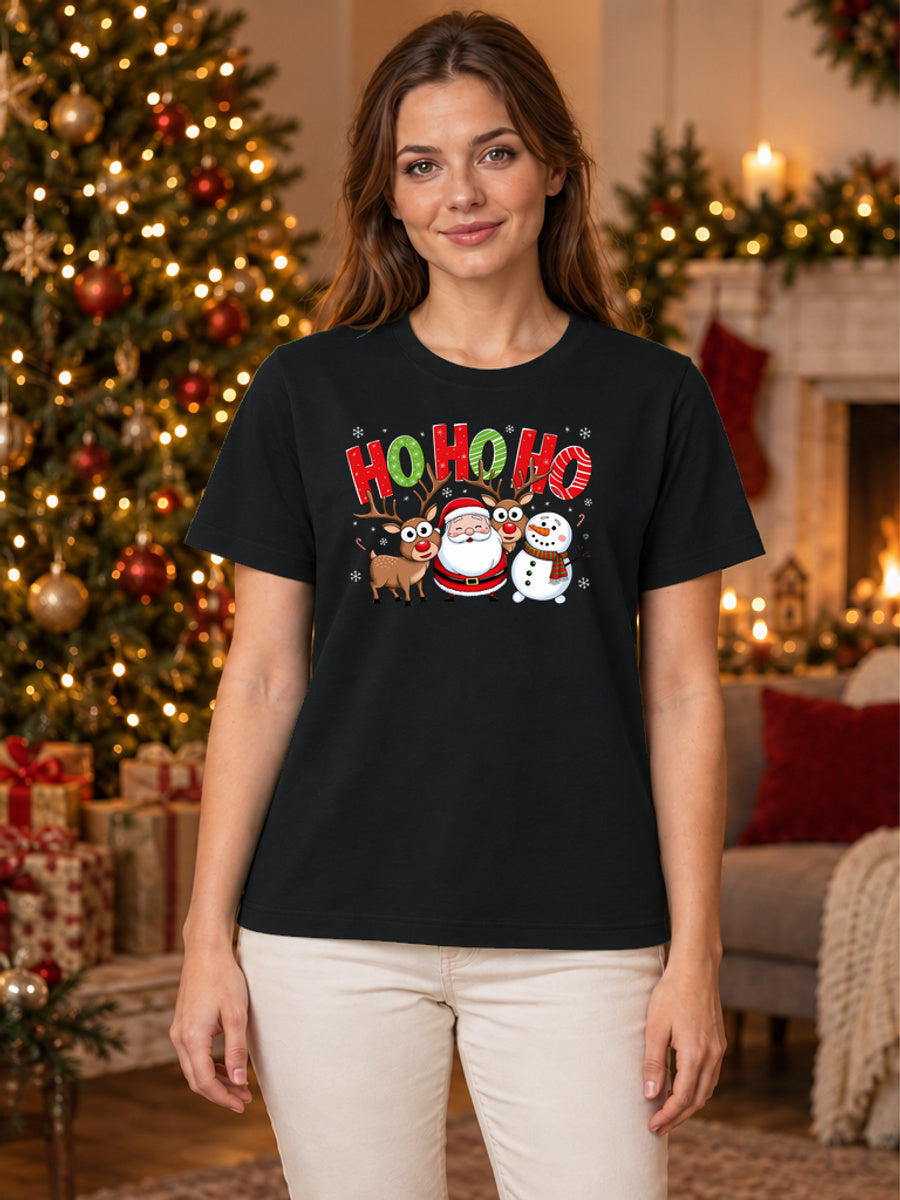 Tricou de Crăciun Ho Ho Friends - Negru - tricou unisex pe model feminin (mockup)