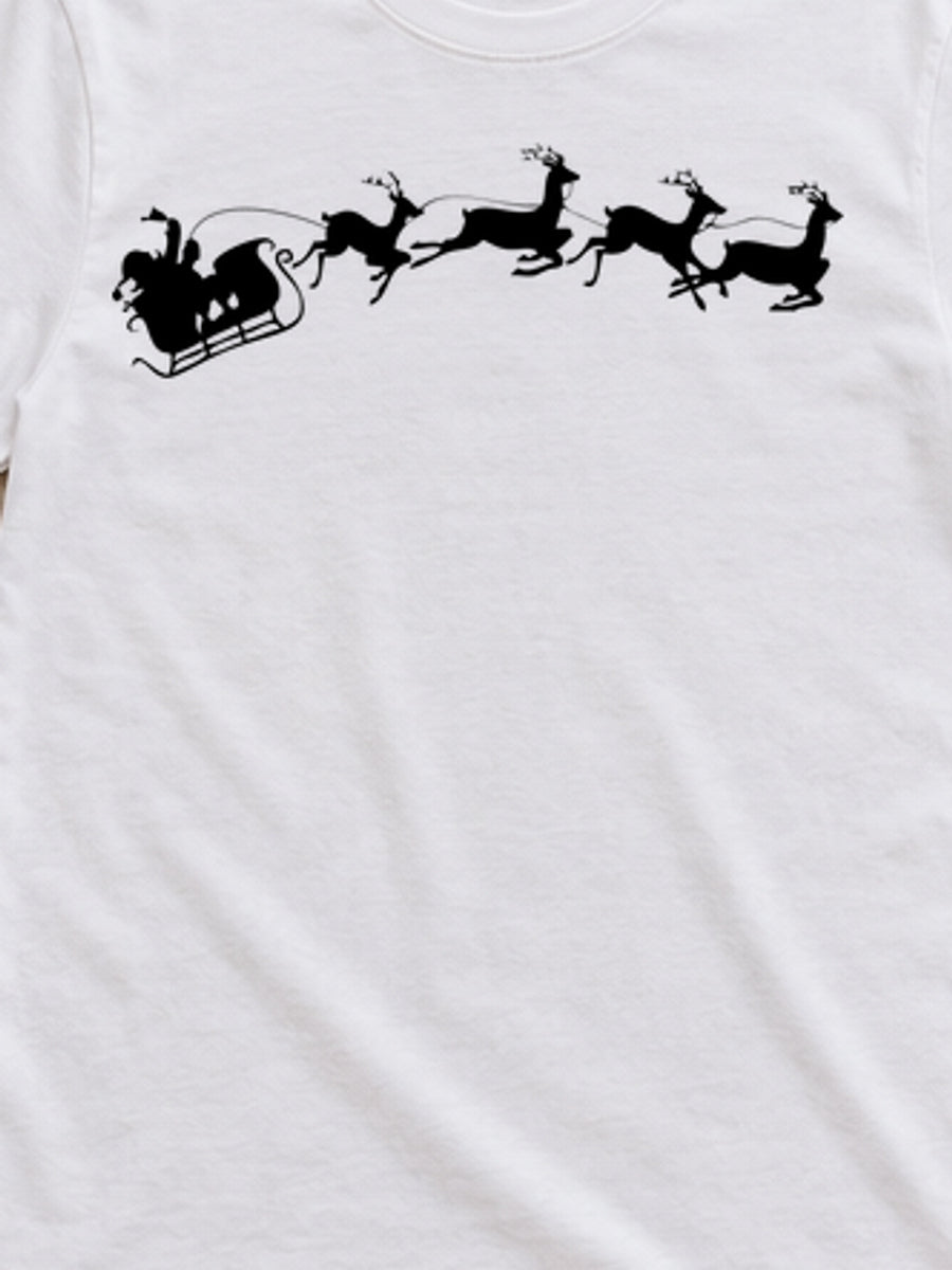 Tricou de Crăciun Sania Moșului - Alb - detaliu grafică 3:4, alb curat fără Heather (mockup)