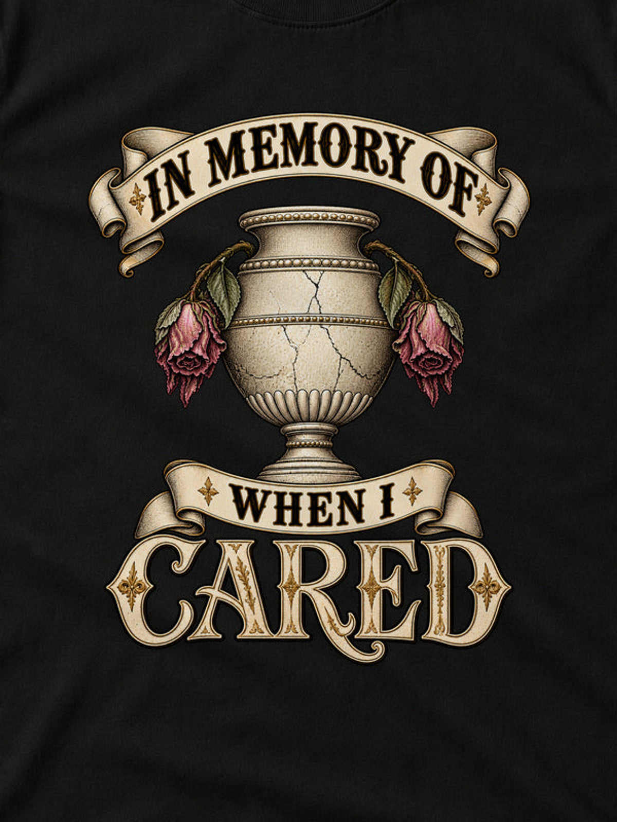 Tricou In Memory of When I Cared - Negru - detaliu decupat din imaginea principală (3:4)